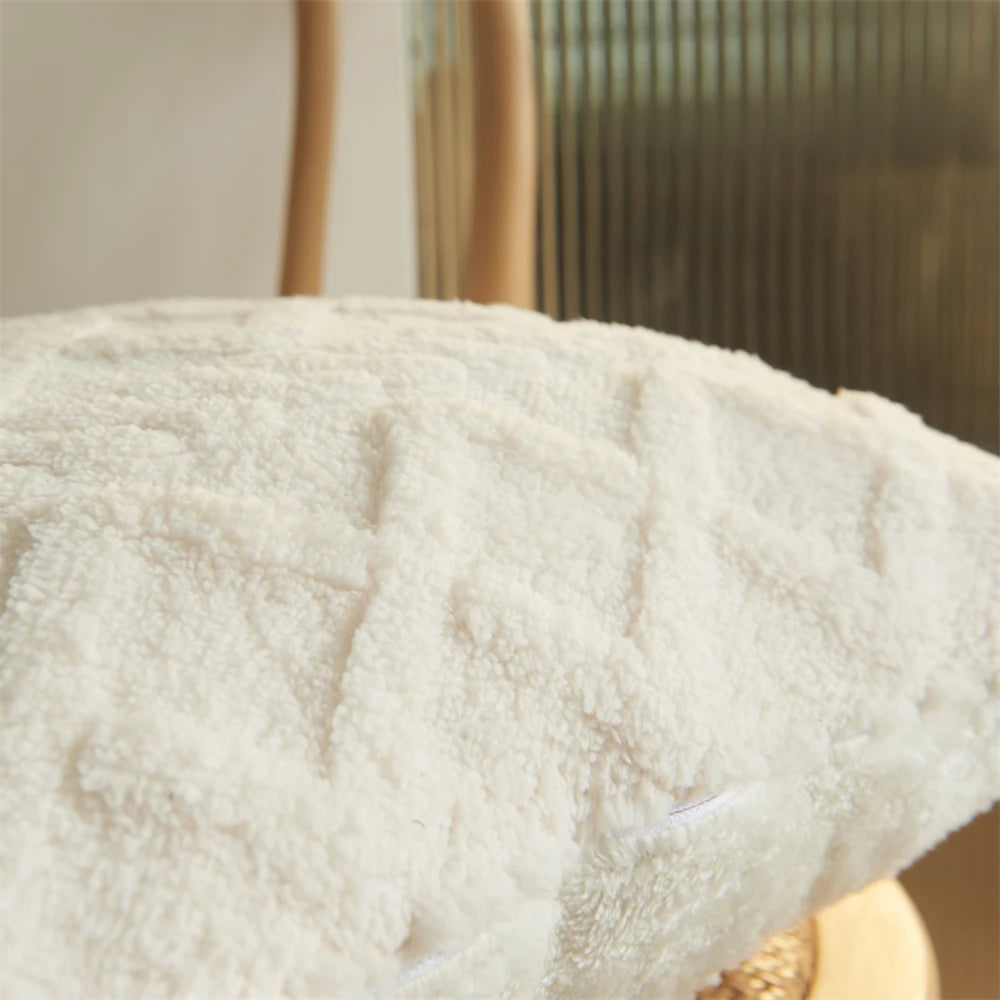 Capa para Almofada de Pelúcia Nien Doce Habitat